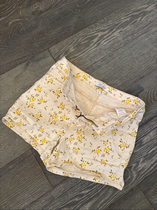 Judy Blue Pants - Judy Blue Cream High-Rise Floral Jean Shorts with Yellow Print